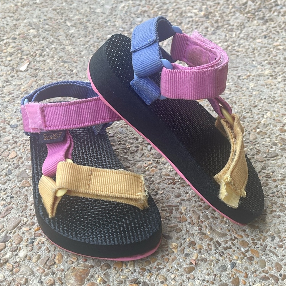 GIRLS LITTLE-BIG KID ORIGINAL UNIVERSAL SANDAL Preowned Size 8 Toddler TEVA